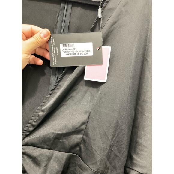 NWT Plus Size Pretty Little Things Ruched Dress - Picture 5 of 8